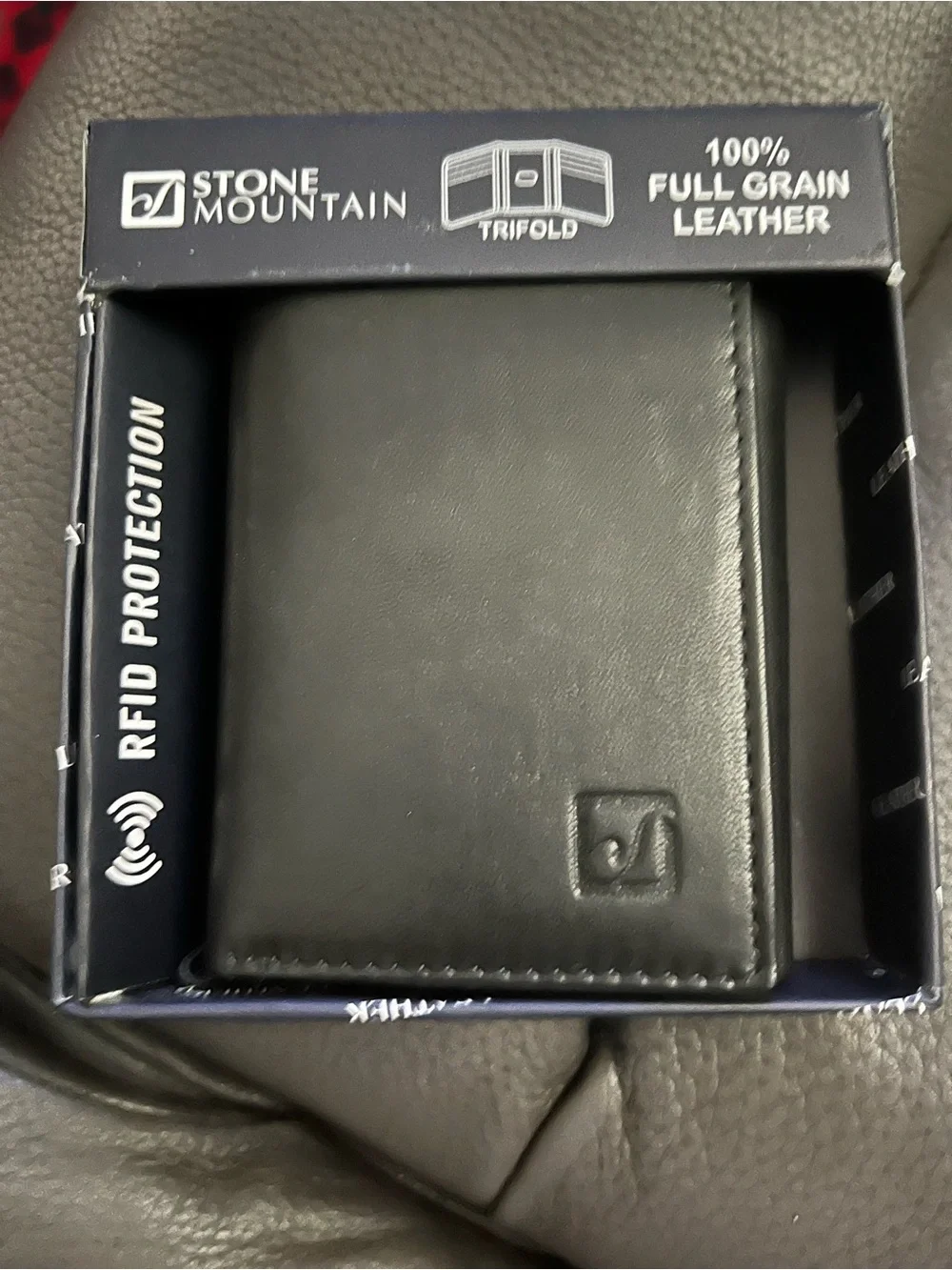 Stone Mountain Accessories Black Trifold Leather Wallet with RFID
